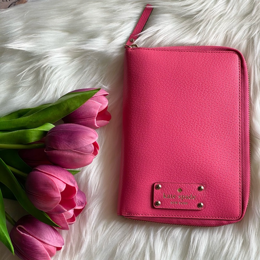 🔴SOLD🔴 🌸Kate Spade ♠️ Wellesley organizer🌸